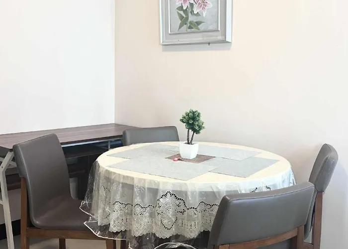 Apartment 8newtown Boulevard Staycation
